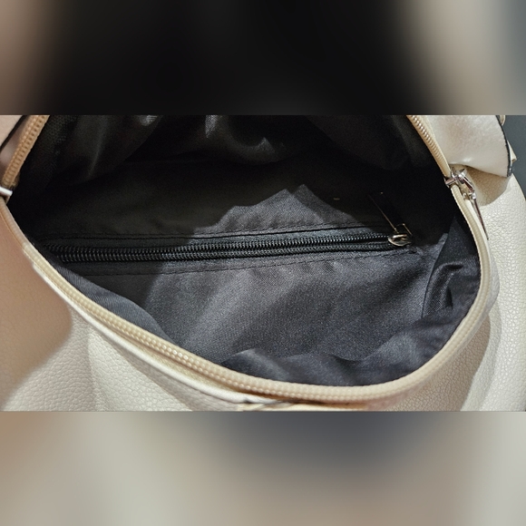 Chic Cream and Black Crossbody Bag - Picture 7 of 8